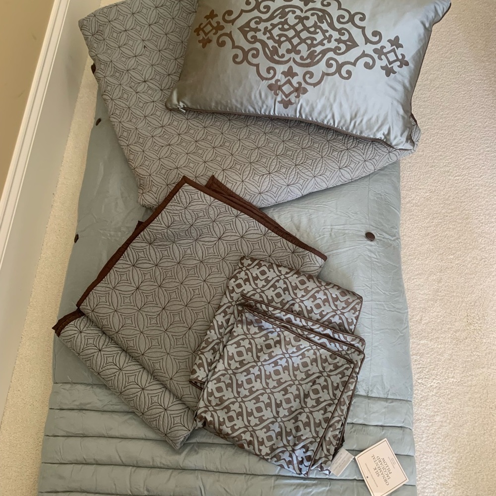 Restoration Hardware Bedding Set - Silk Ornamental Jacquard